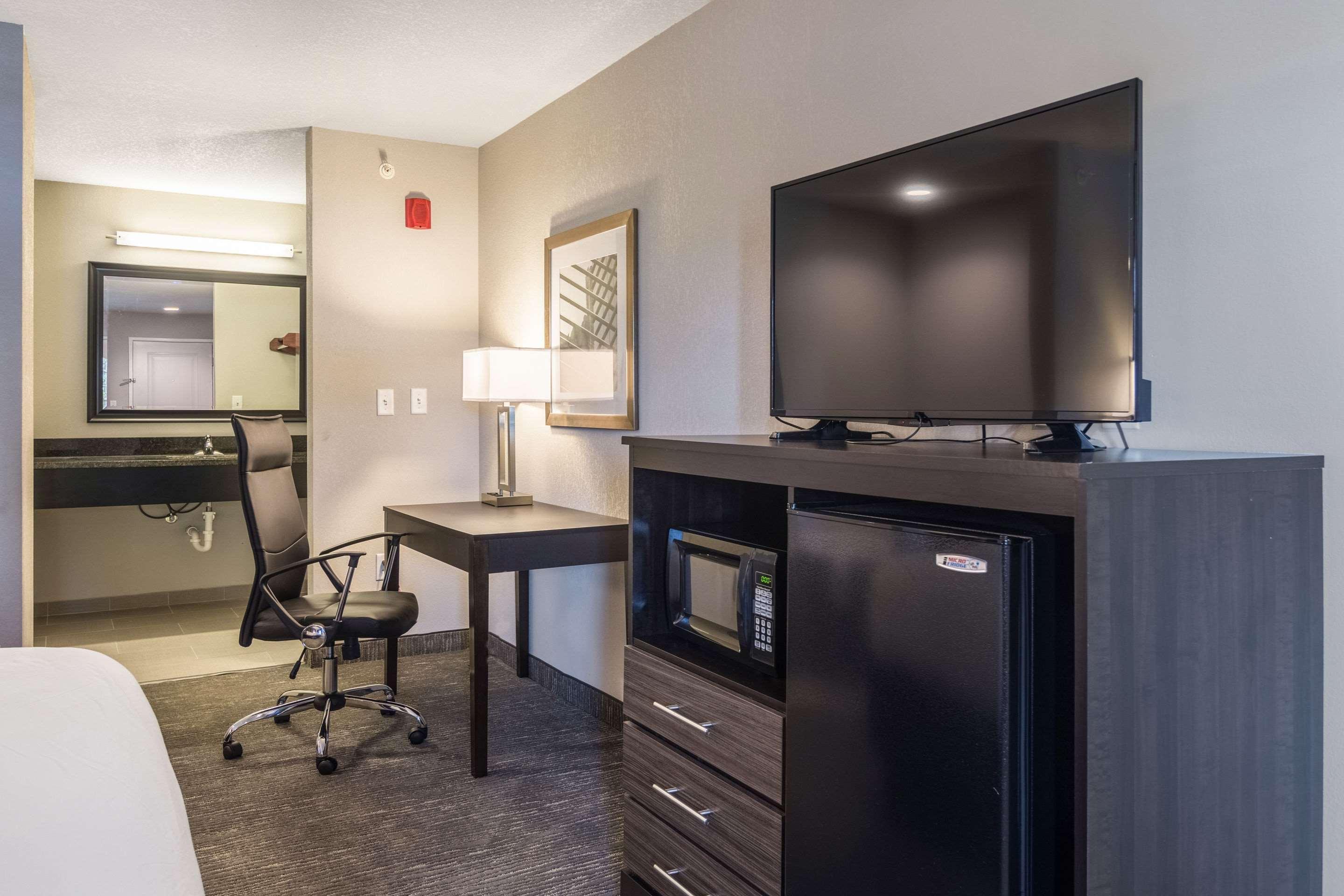 Econo Lodge Inn & Suites North Little Rock Near Riverfront מראה חיצוני תמונה