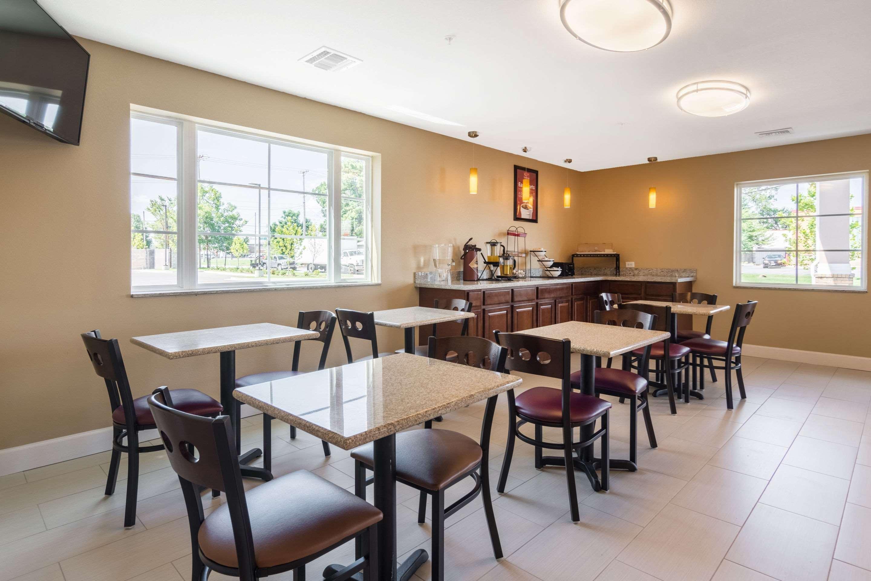 Econo Lodge Inn & Suites North Little Rock Near Riverfront מראה חיצוני תמונה