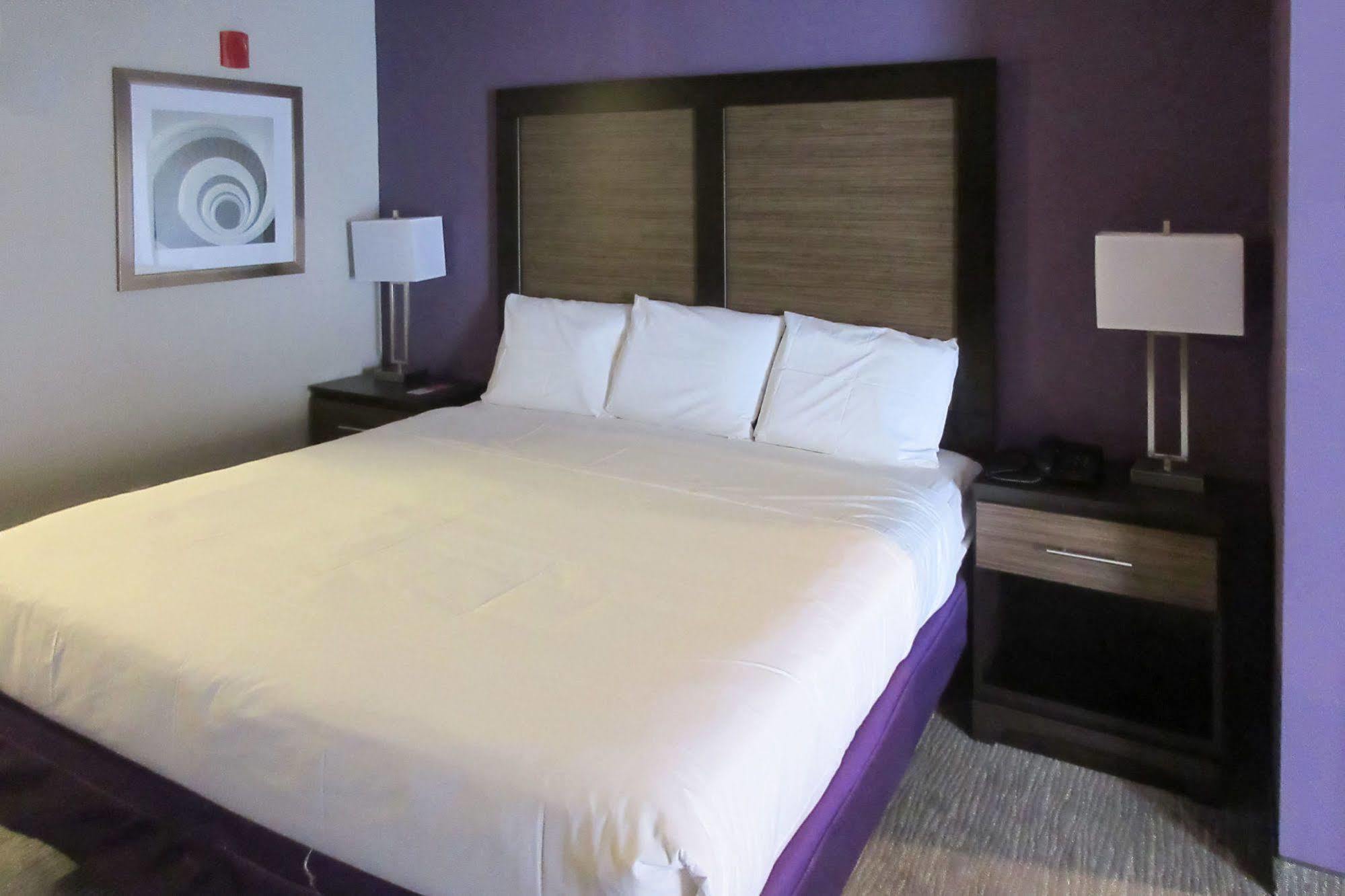 Econo Lodge Inn & Suites North Little Rock Near Riverfront מראה חיצוני תמונה