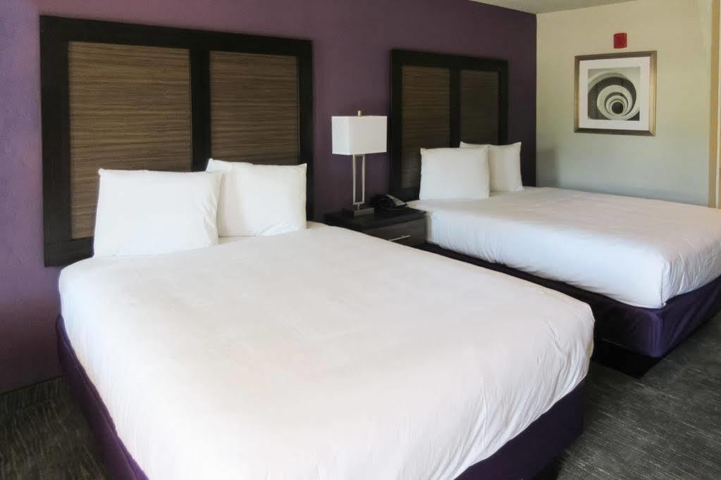 Econo Lodge Inn & Suites North Little Rock Near Riverfront מראה חיצוני תמונה